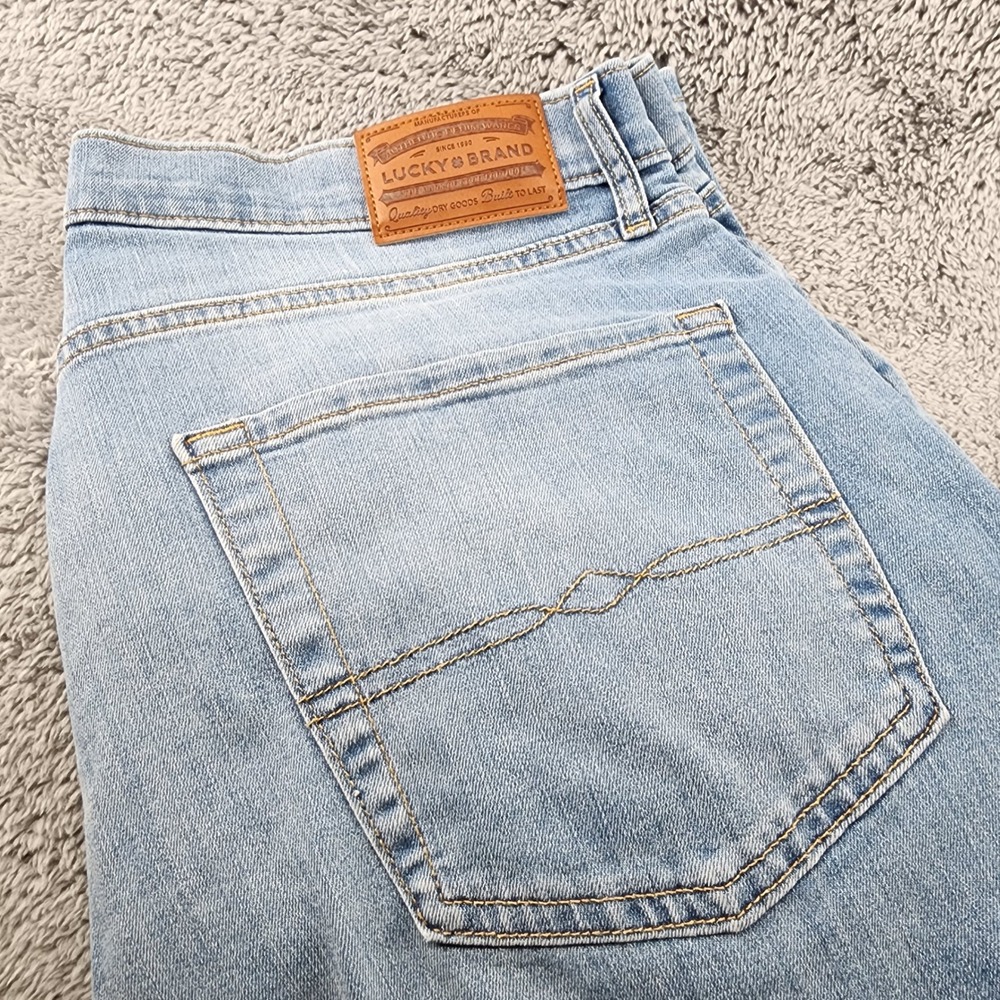 Lucky Brand 410 Jeans Mens 36x34 Blue Denim Light Wash Athletic Straight Stretch